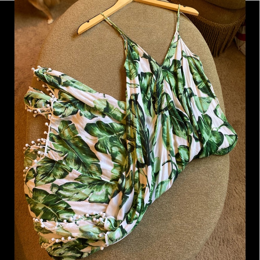 •Beautiful Palm Leave Asymmetric Cut Dress